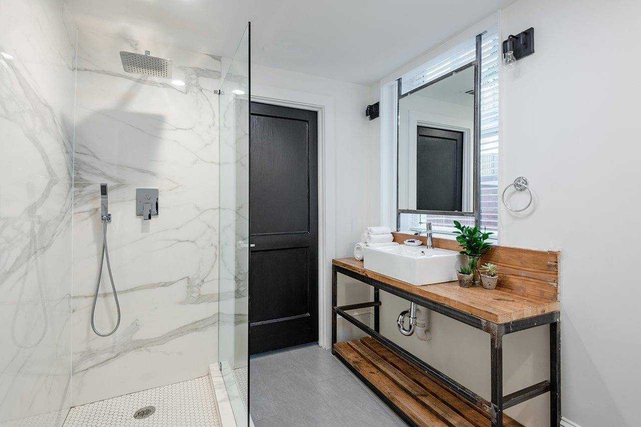 691 Juniper Apartments - Photo 5 of 46