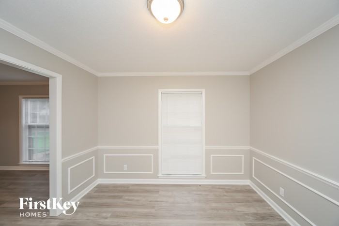 2401 Eastover Dr - Photo 3 of 15