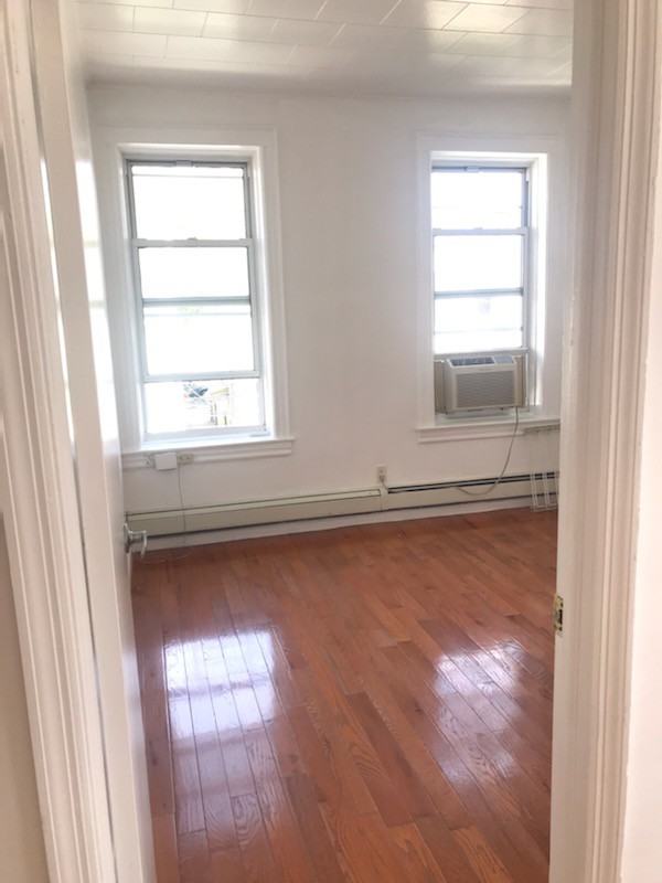 1119 72nd Street 2f - Photo 2 of 8