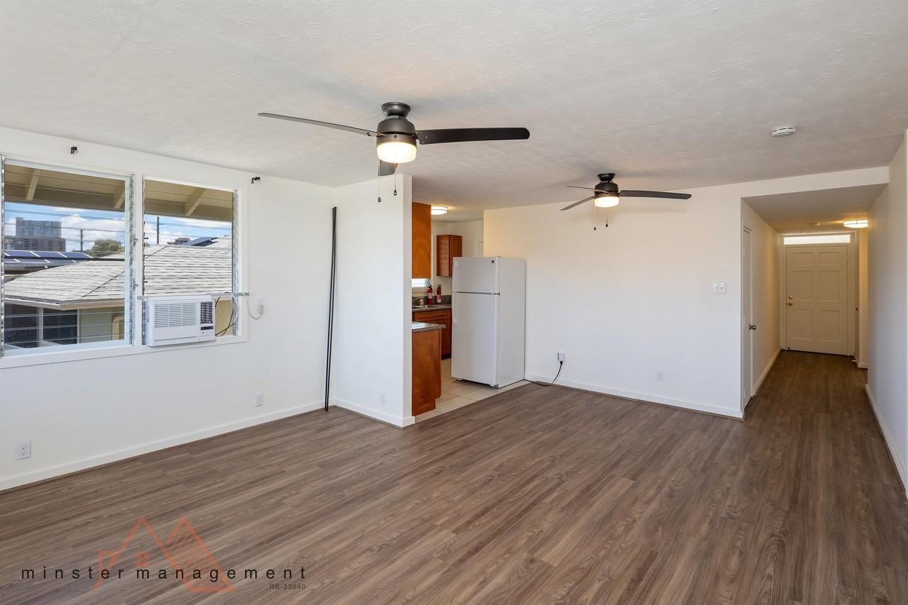 2133 Metcalf St #A - Photo 5 of 19