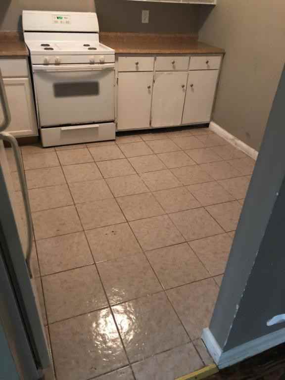 5140 Highpoint Rd - Photo 3 of 6