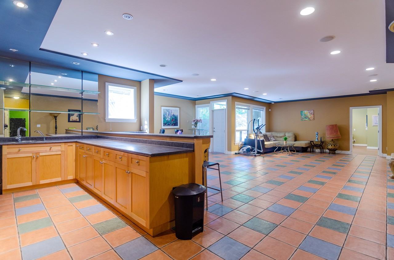 13928 20A Avenue - Photo 3 of 24