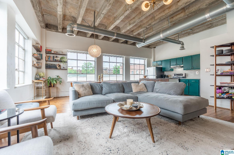 2112 Morris Ave - Photo 2 of 13