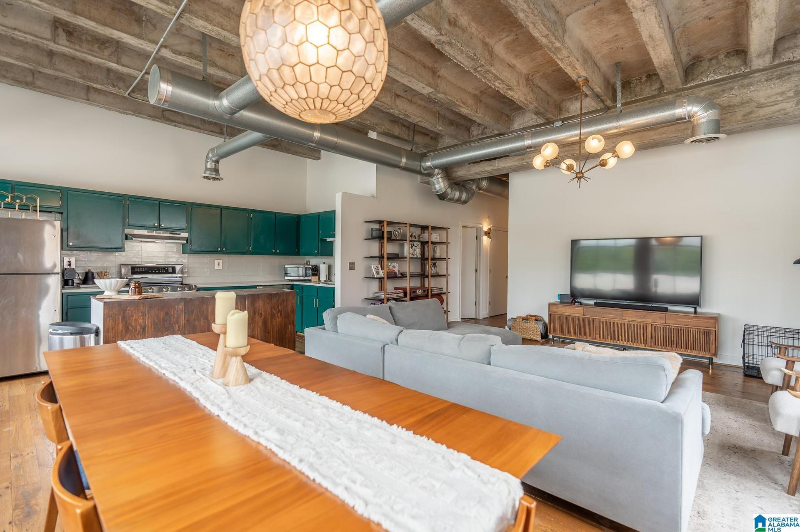 2112 Morris Ave - Photo 3 of 13