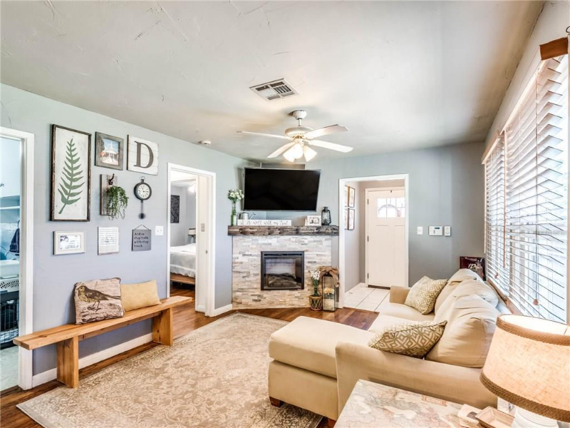 527 Babb Dr - Photo 3 of 14