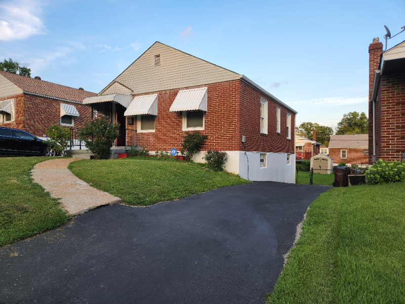 4706 Roxie St - Photo 2 of 7