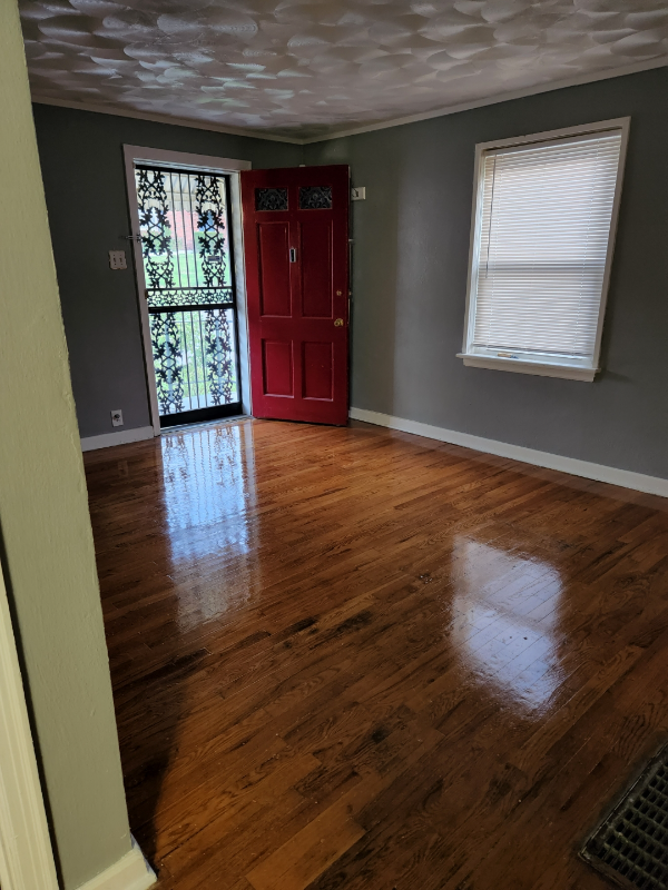 4706 Roxie St - Photo 4 of 7