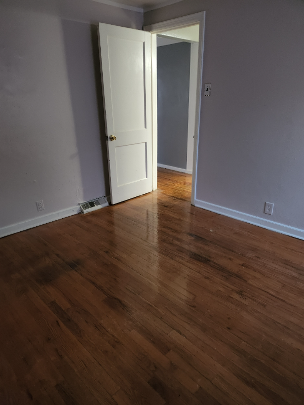 4706 Roxie St - Photo 5 of 7