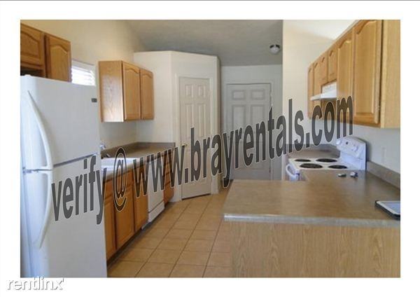 2852 Yarrow Dr - Photo 2 of 9