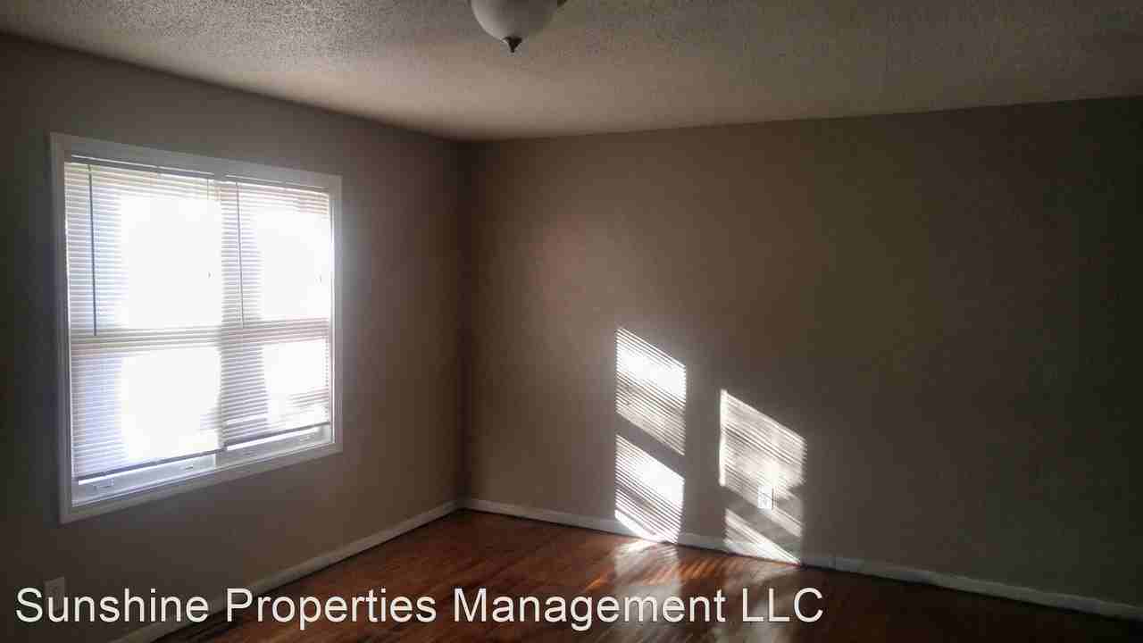 409 N Rogers St - Photo 2 of 13