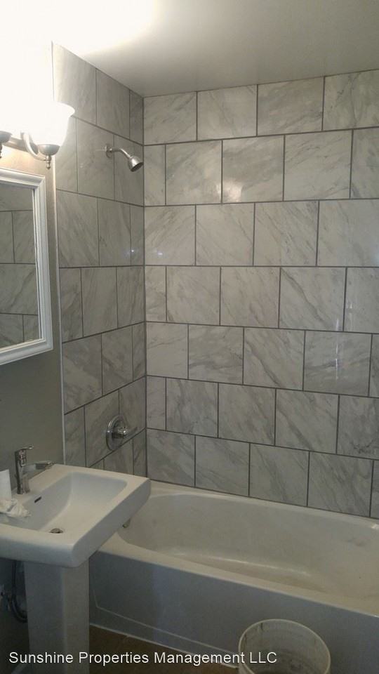 409 N Rogers St - Photo 3 of 13