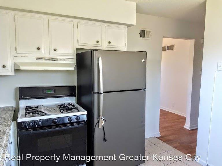 3306 N 84th Pl - Photo 3 of 14