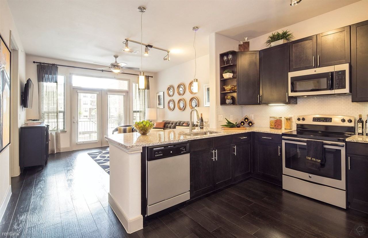 1031 - Photo 3 of 10