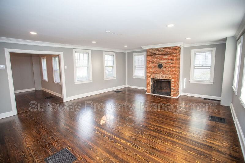 220 South Church Street - Photo 4 of 50