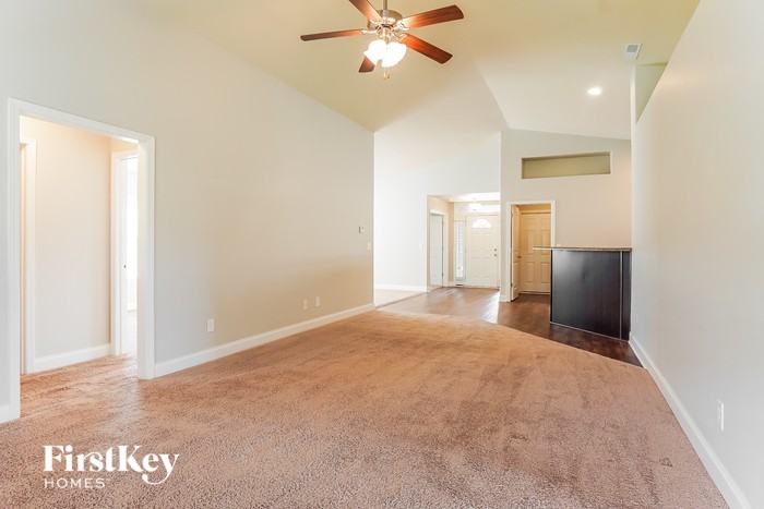 216 Crisfield Cir - Photo 3 of 15