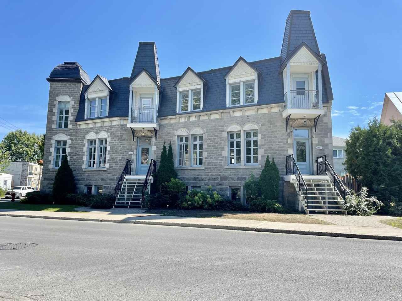 1560 Boulevard Gouin Ouest - Photo 2 of 3