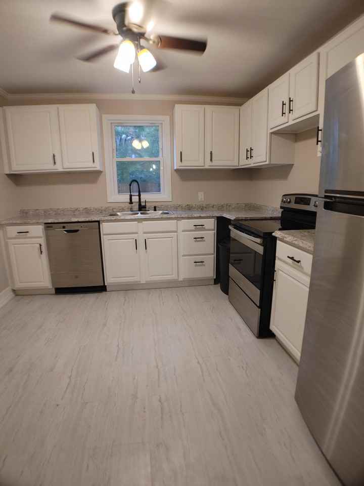 310 W Tate St - Photo 3 of 15