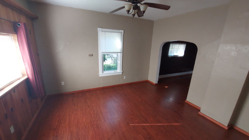 602 E 3rd St - Photo 3 of 22