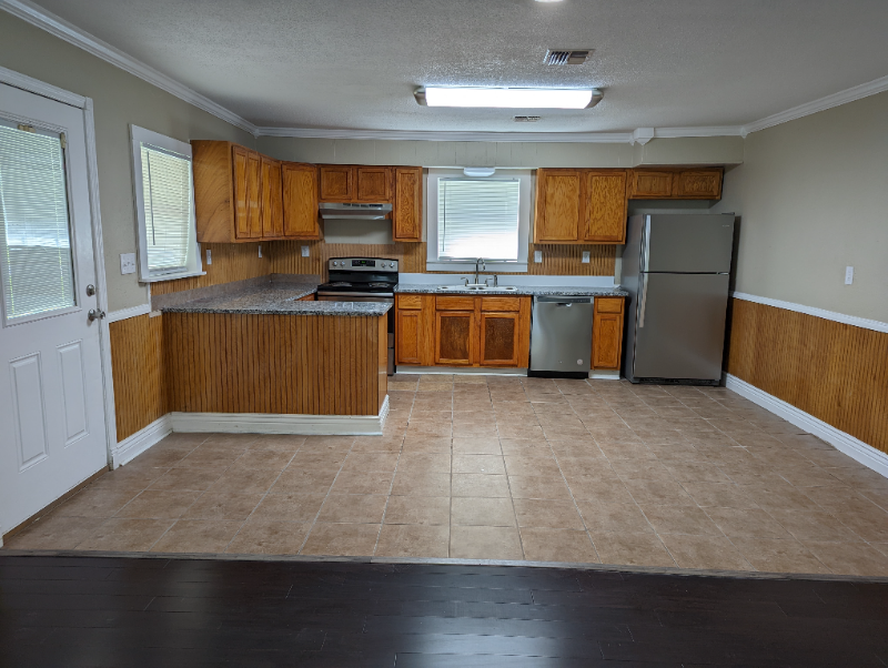 1600 Armenco Rd - Photo 2 of 11