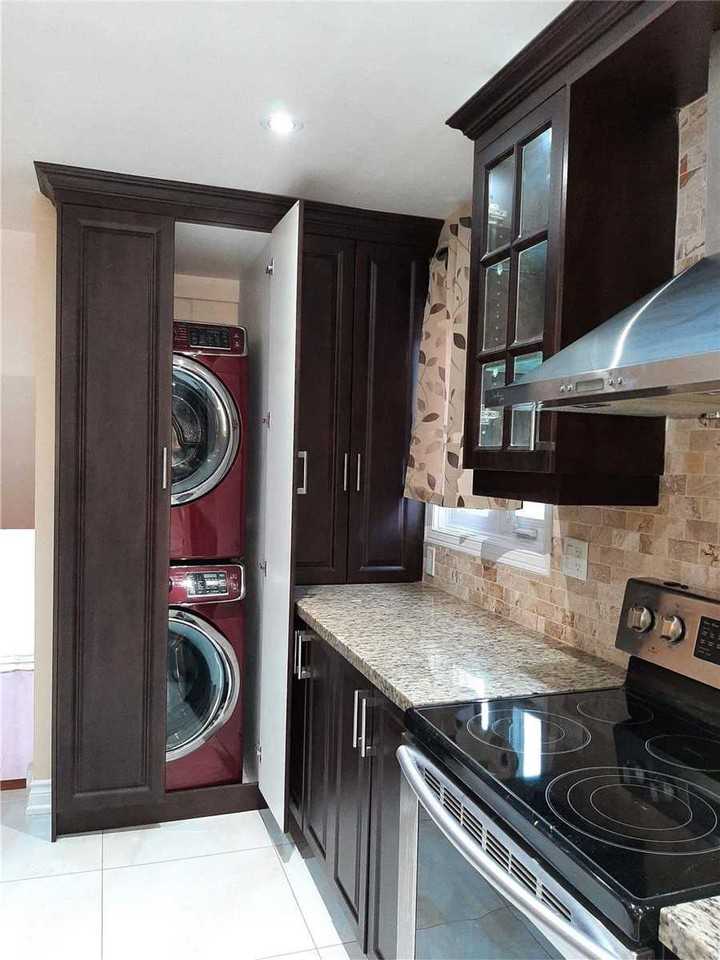 17 Beamsville Drive - Photo 2 of 8