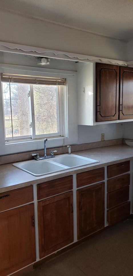 300 N Division St #1 - Photo 3 of 12