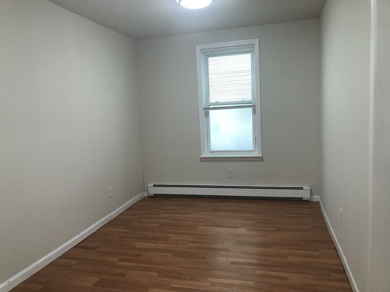 1052 Garfield Avenue #3 - Photo 5 of 14