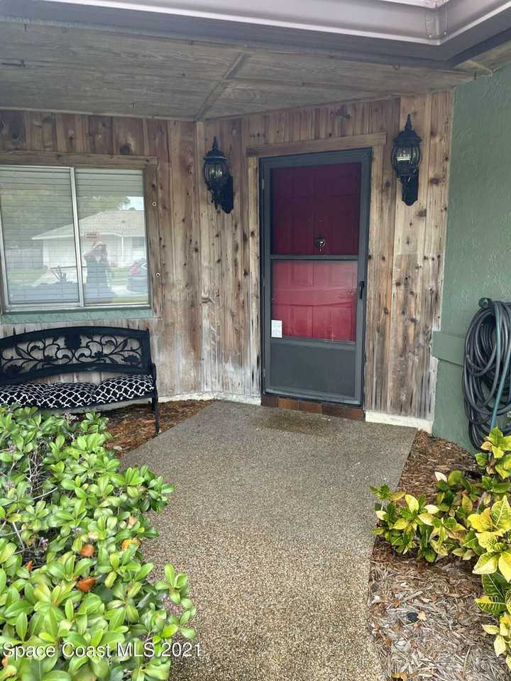 2990 Manitoba Ln - Photo 3 of 38