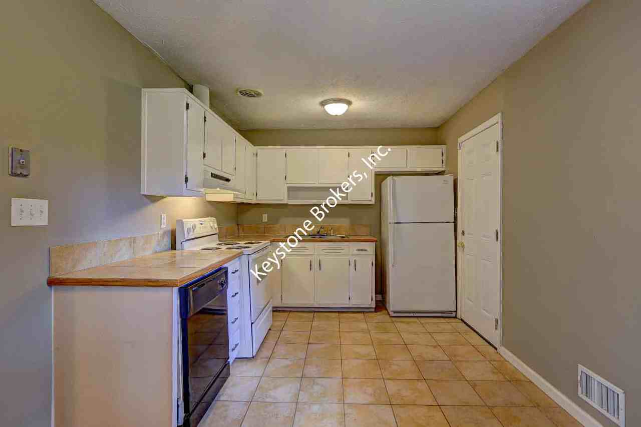 10119 Port Royal Court #1 - Photo 4 of 8