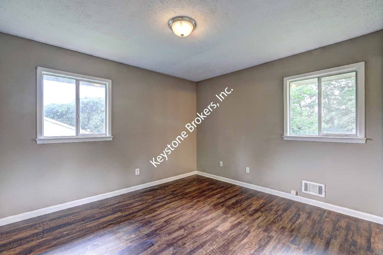 10119 Port Royal Court #1 - Photo 6 of 8