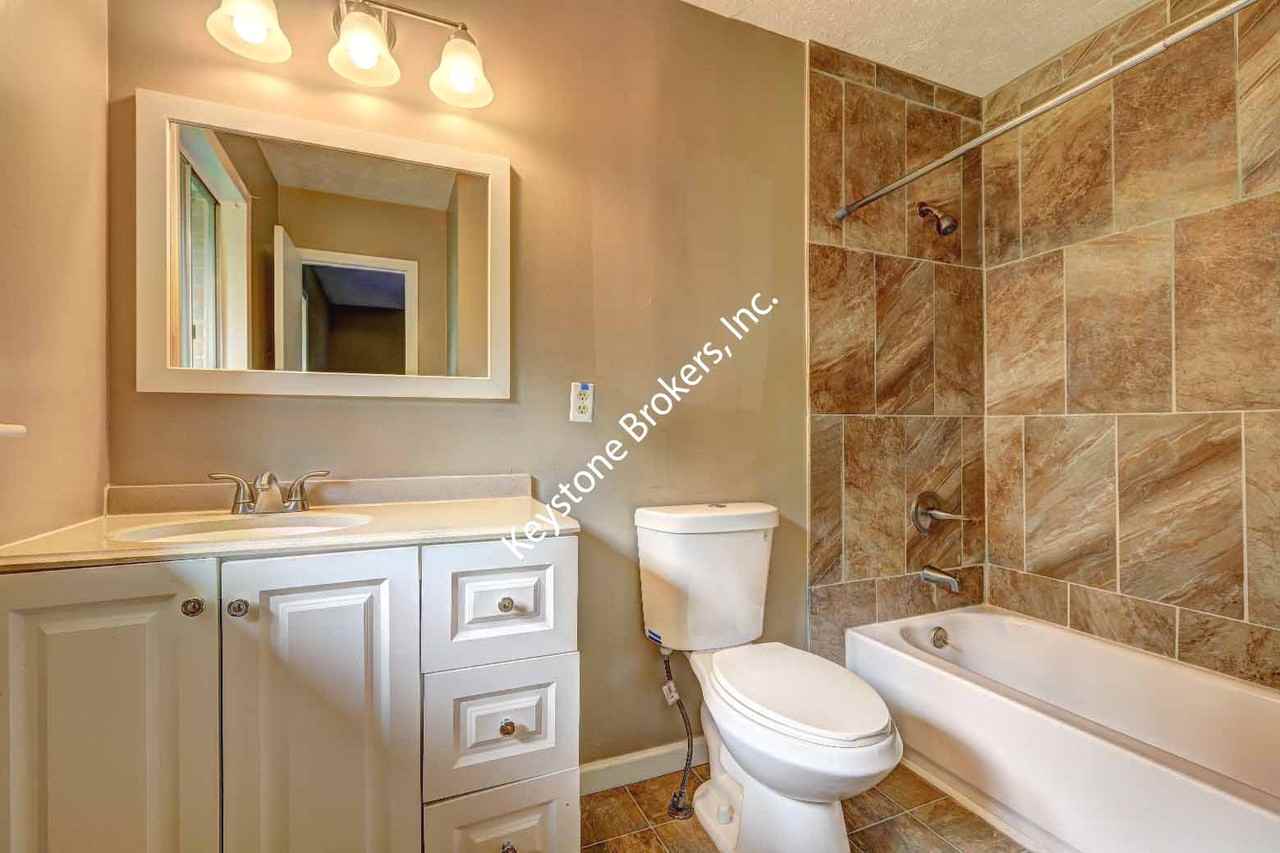 10119 Port Royal Court #1 - Photo 7 of 8