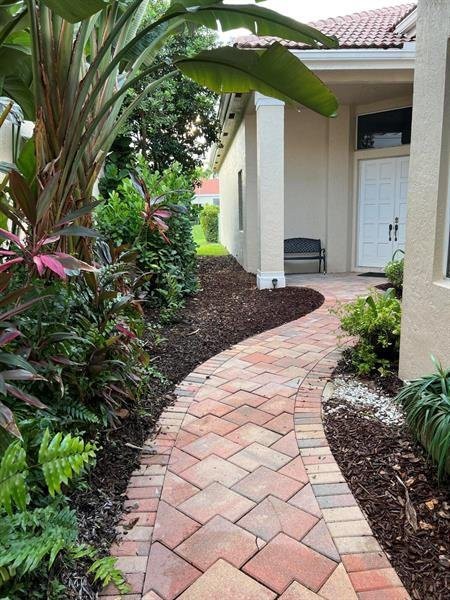 7131 Dubonnet Dr - Photo 3 of 8