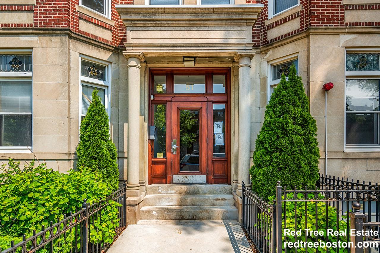 55 Queensberry St #B - Photo 7 of 8