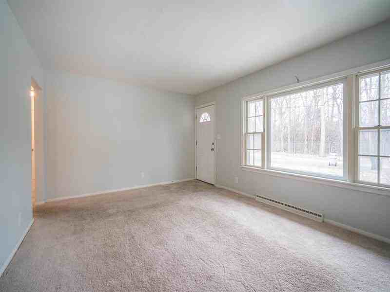 6827 N 44th St - Photo 2 of 16