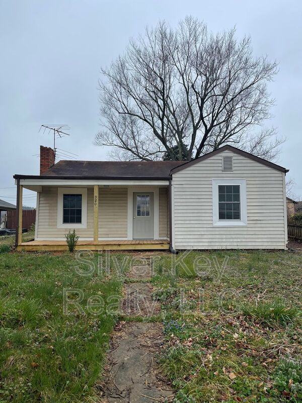 920 E Madison Ave - Photo 2 of 13