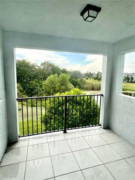 455 Nw 33rd Ln - Photo 2 of 24