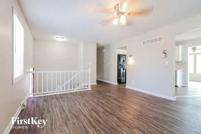 913 Ne 113th Ter - Photo 3 of 15