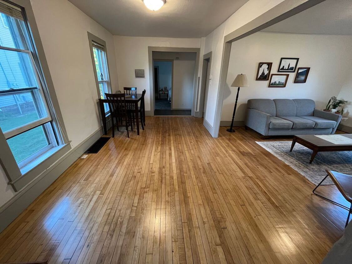 610 West Grand Avenue - Photo 3 of 23