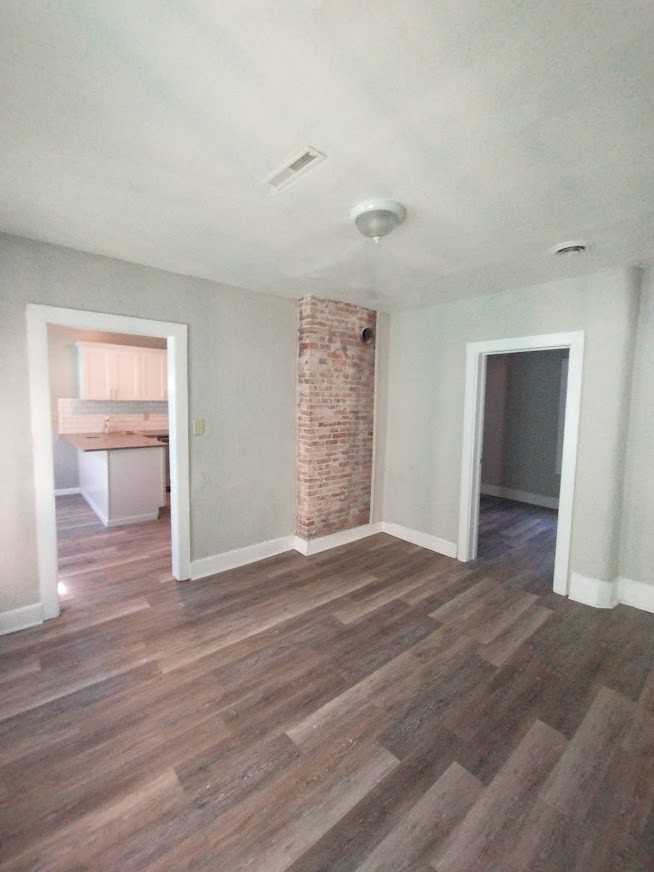 550 550 Busti AvenueUnit 2 #2 - Photo 3 of 19