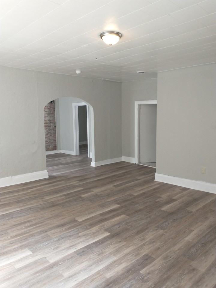 550 550 Busti AvenueUnit 2 #2 - Photo 5 of 19