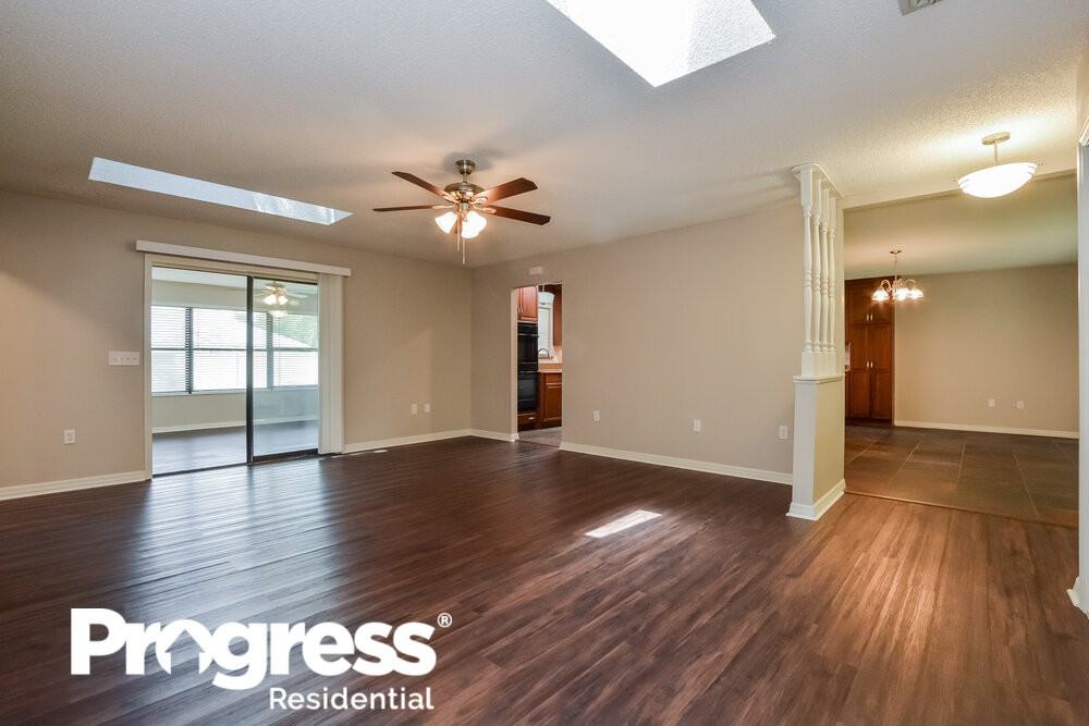 5321 Royal Oak Dr - Photo 3 of 16