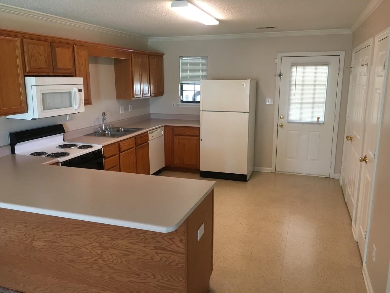 Goldridge Dr Sw #1202 Sw - Photo 2 of 9