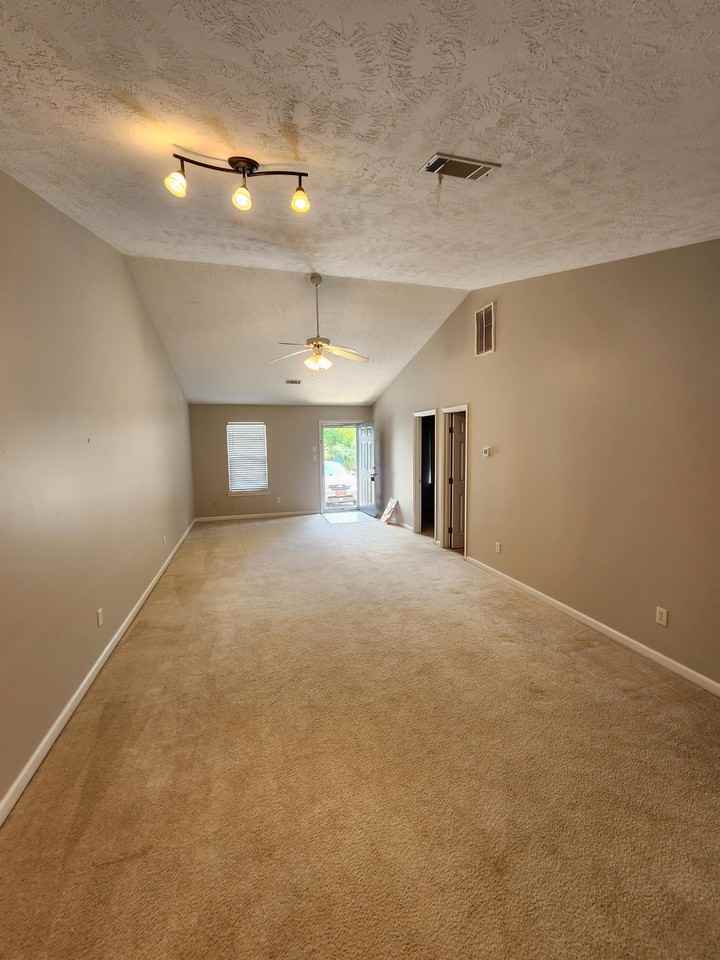 501 Laurel Pl #1 - Photo 6 of 17