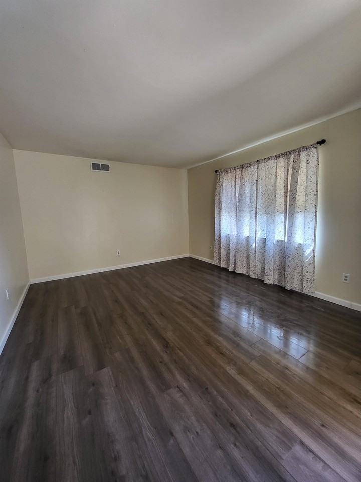 2514 Post Oak Ave - Photo 5 of 16