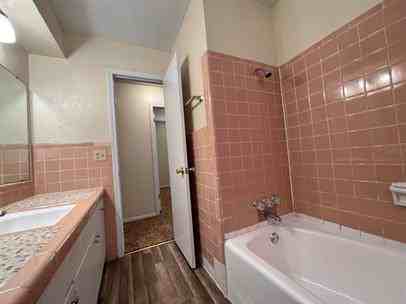 1440 Sw 66th St - Photo 2 of 19