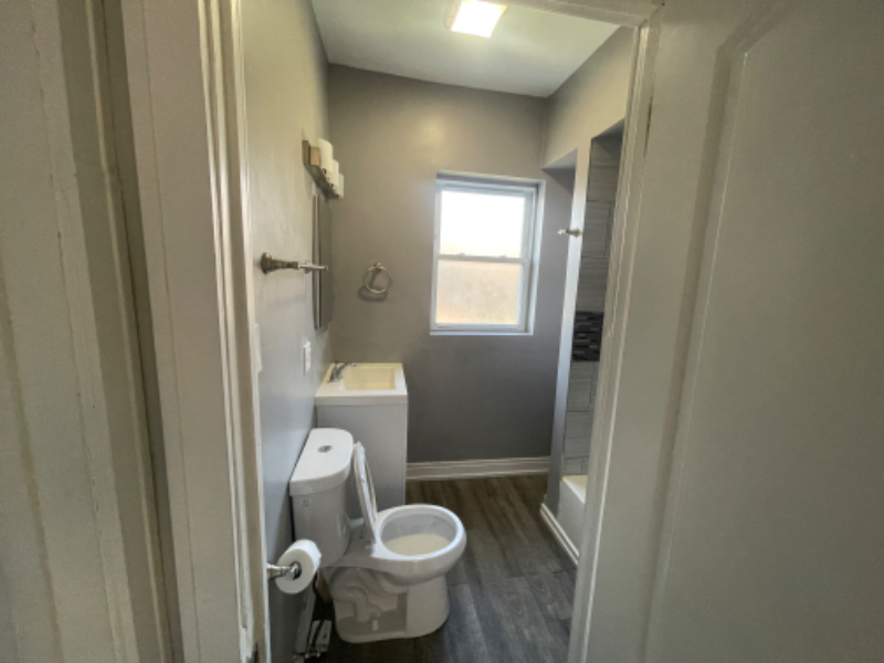 760 S Kilbourn Ave #1 - Photo 2 of 7