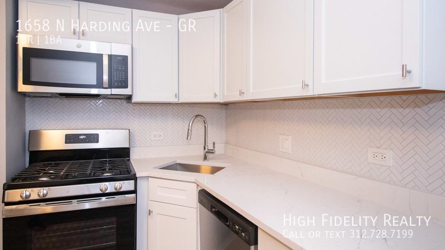 1658 N Harding Ave - Photo 2 of 11