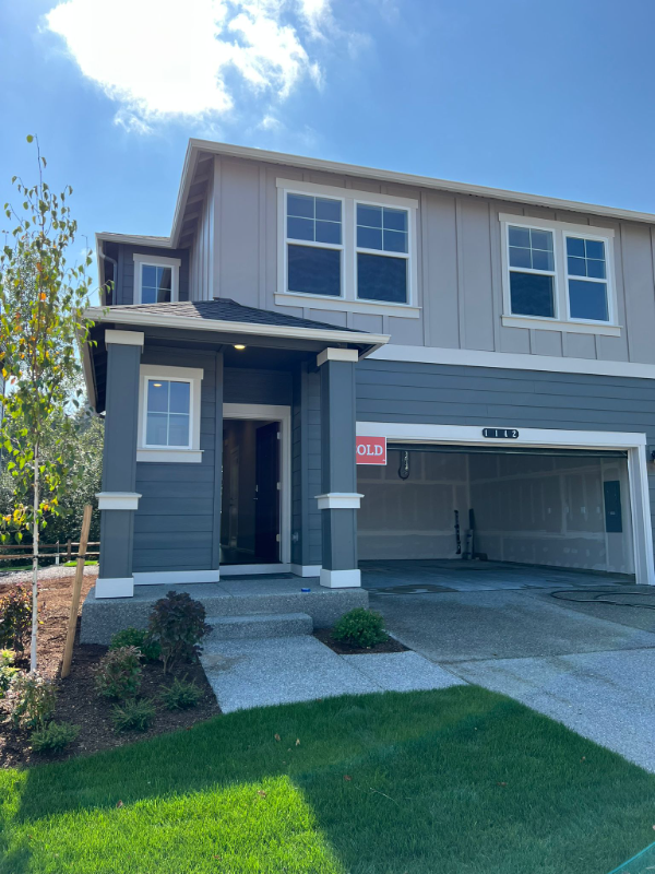 1126 Sw Sedge St - Photo 3 of 29