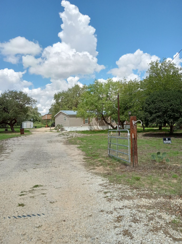 580 Avery Cir - Photo 2 of 13