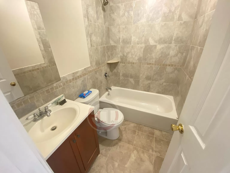 1606 Williamsbridge Rd #2 - Photo 3 of 10