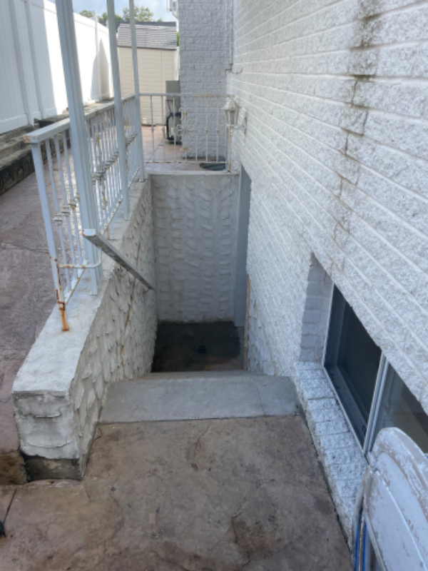 329 Lyndale Ave - Photo 2 of 8